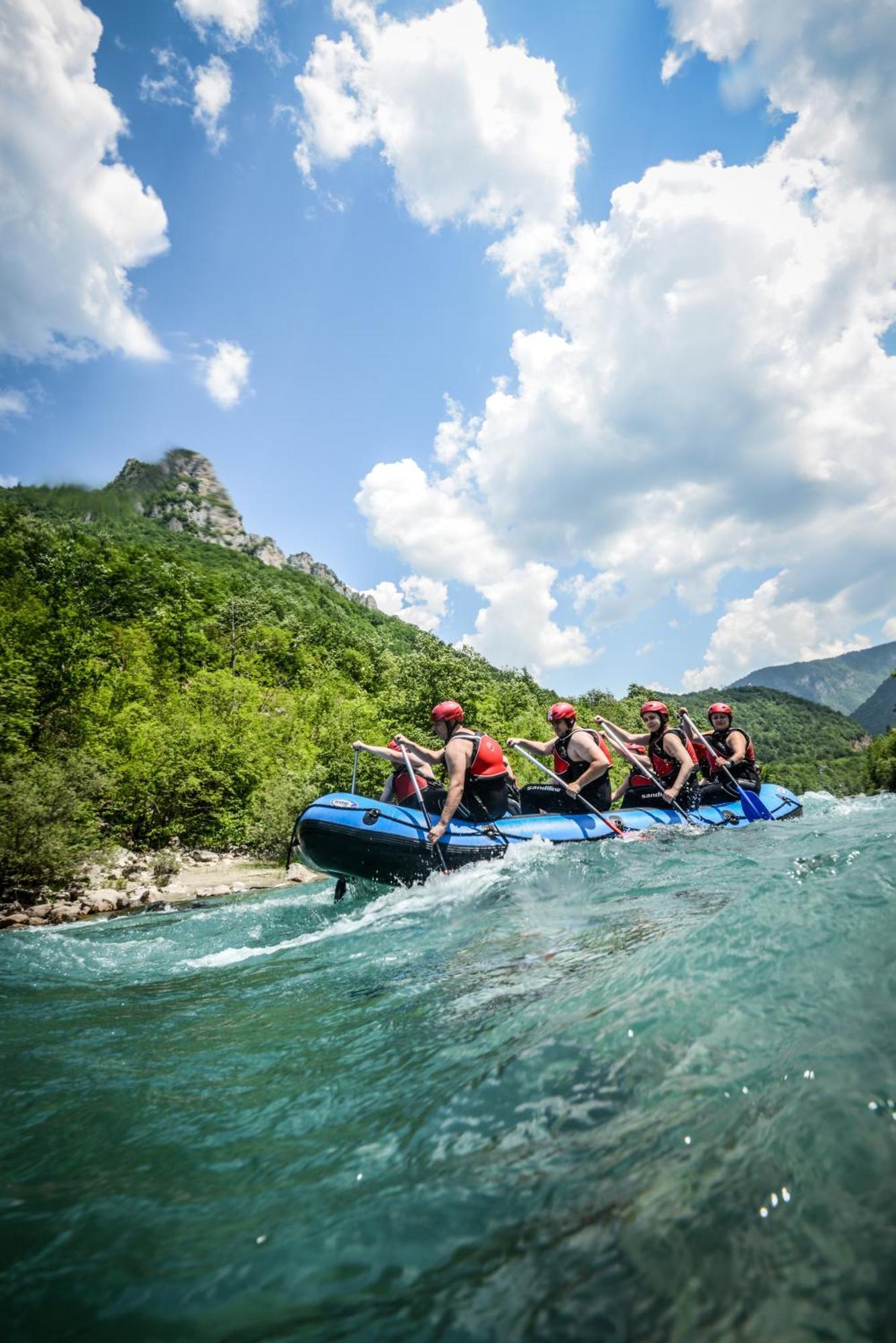 Camp Divlja Rijeka Ξενοδοχείο Hum Εξωτερικό φωτογραφία