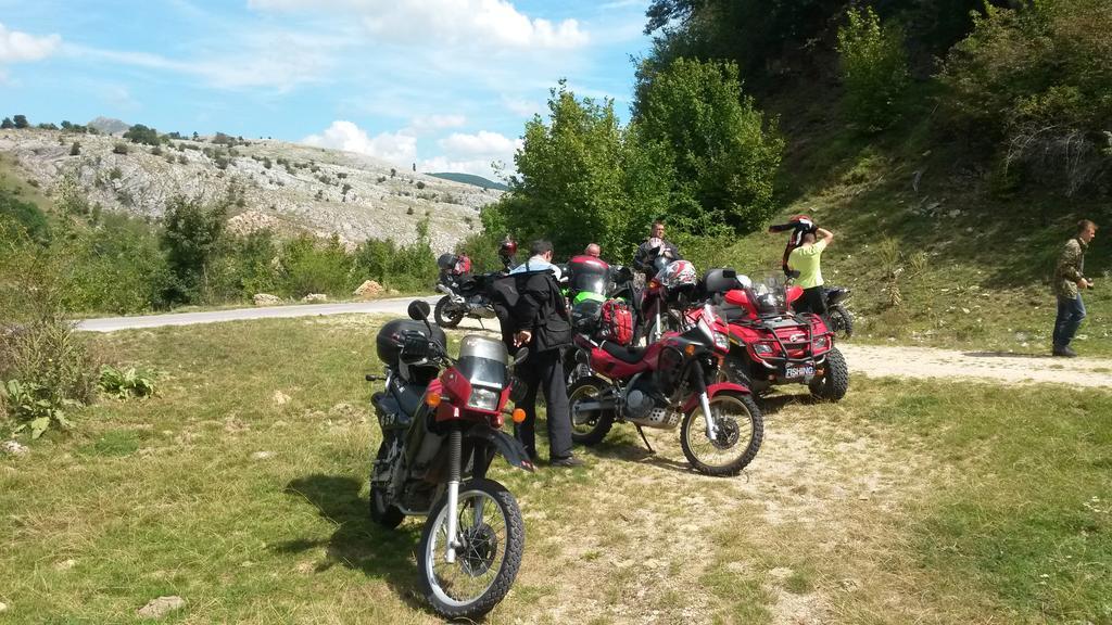 Camp Divlja Rijeka Ξενοδοχείο Hum Εξωτερικό φωτογραφία
