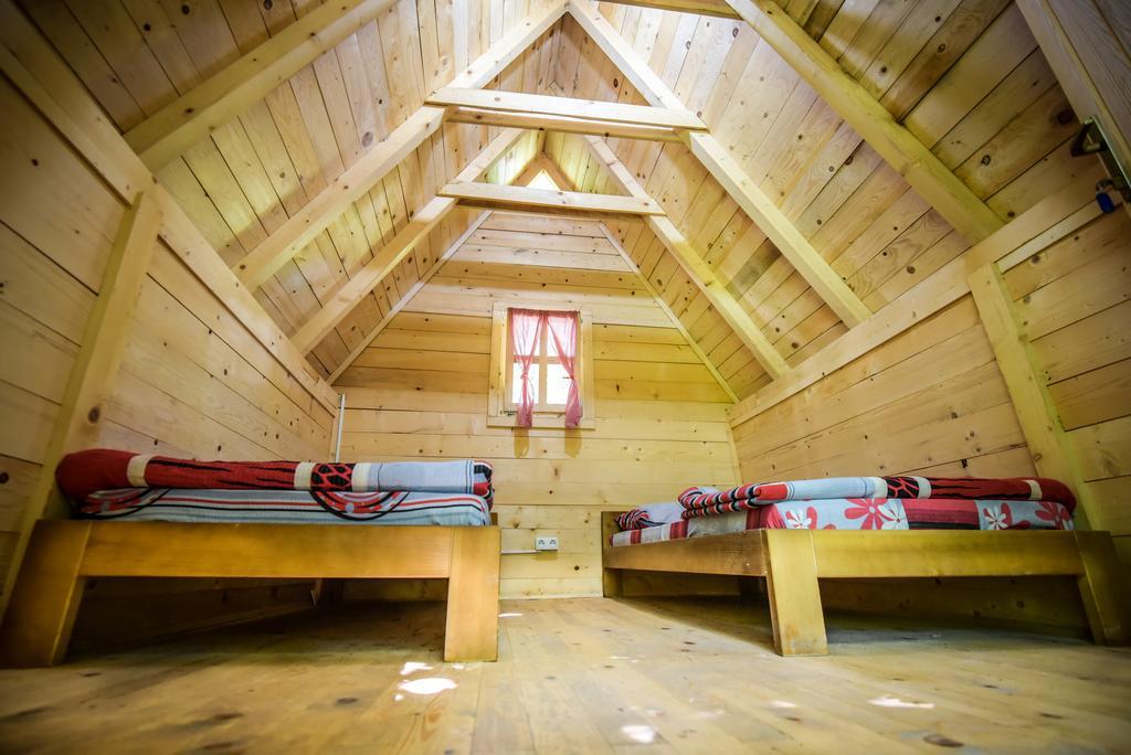 Camp Divlja Rijeka Ξενοδοχείο Hum Εξωτερικό φωτογραφία