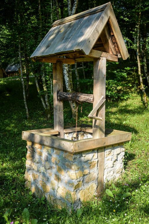 Camp Divlja Rijeka Ξενοδοχείο Hum Εξωτερικό φωτογραφία