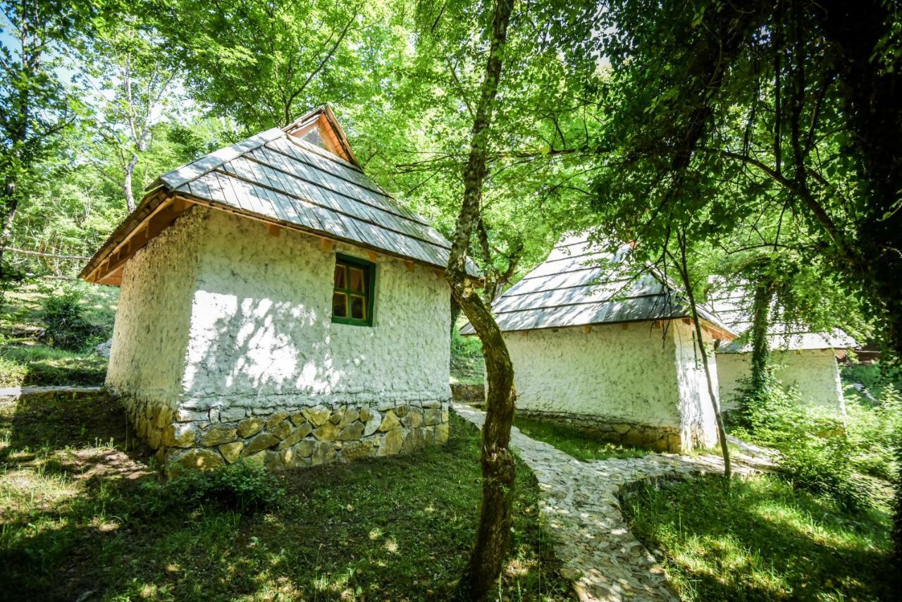 Camp Divlja Rijeka Ξενοδοχείο Hum Εξωτερικό φωτογραφία
